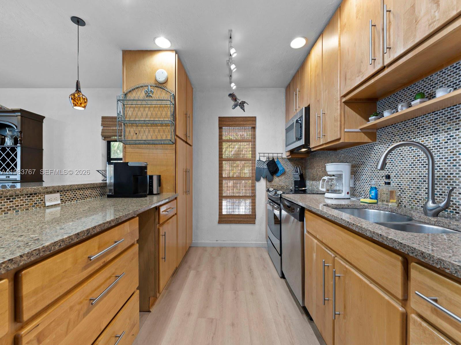 CRAINS SUBD OF GRASSY KEY - Residential