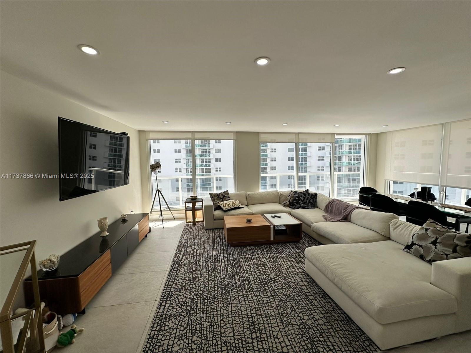 AQUARIUS CONDO - Residential Lease