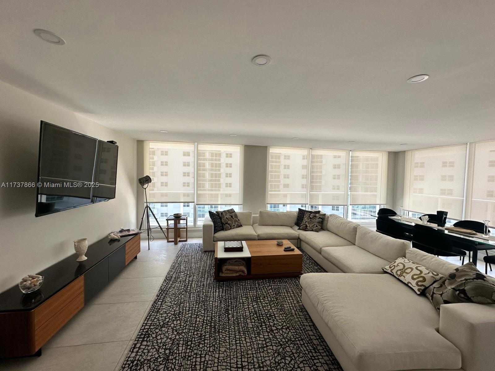 AQUARIUS CONDO - Residential Lease