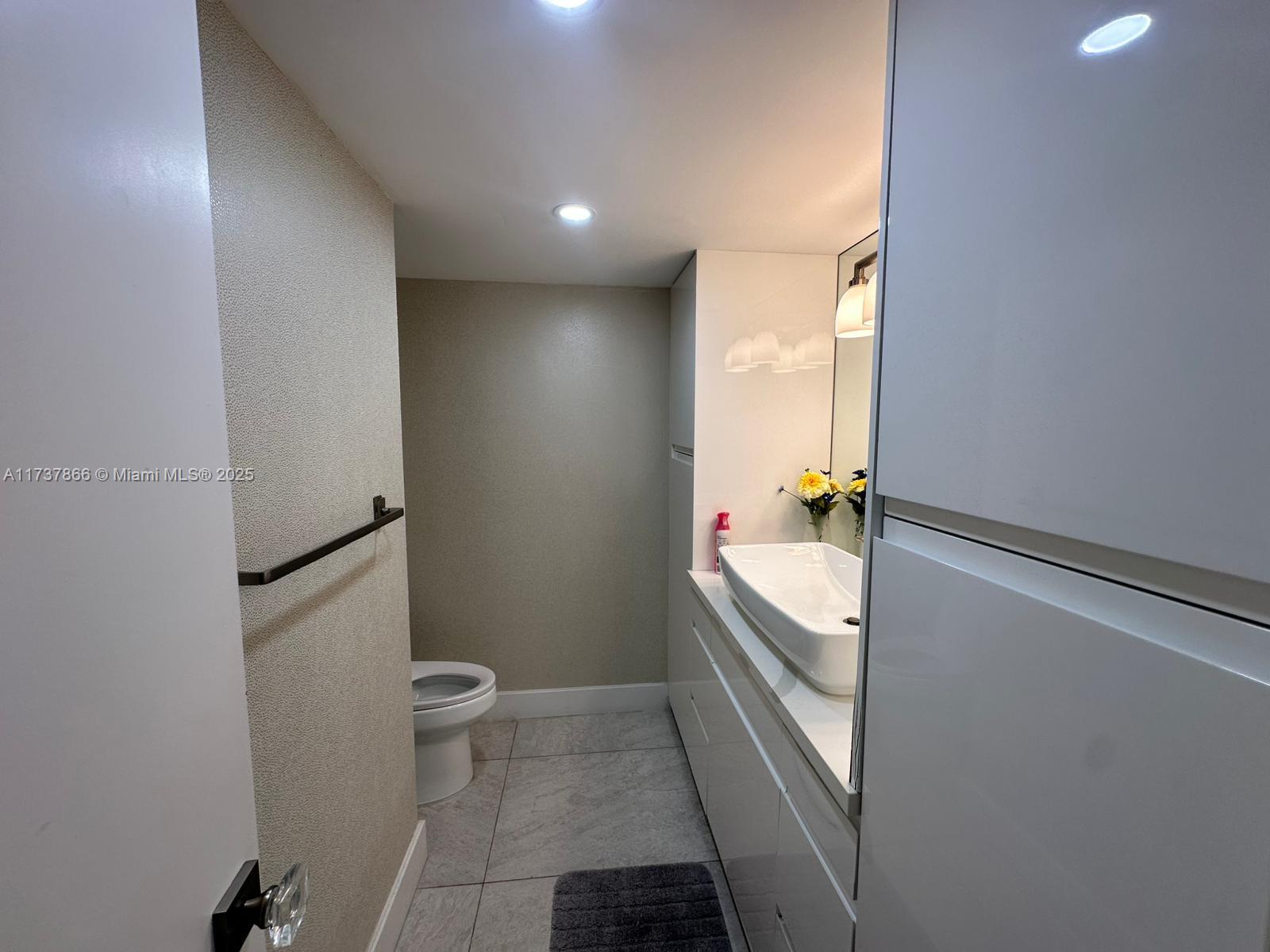 AQUARIUS CONDO - Residential Lease