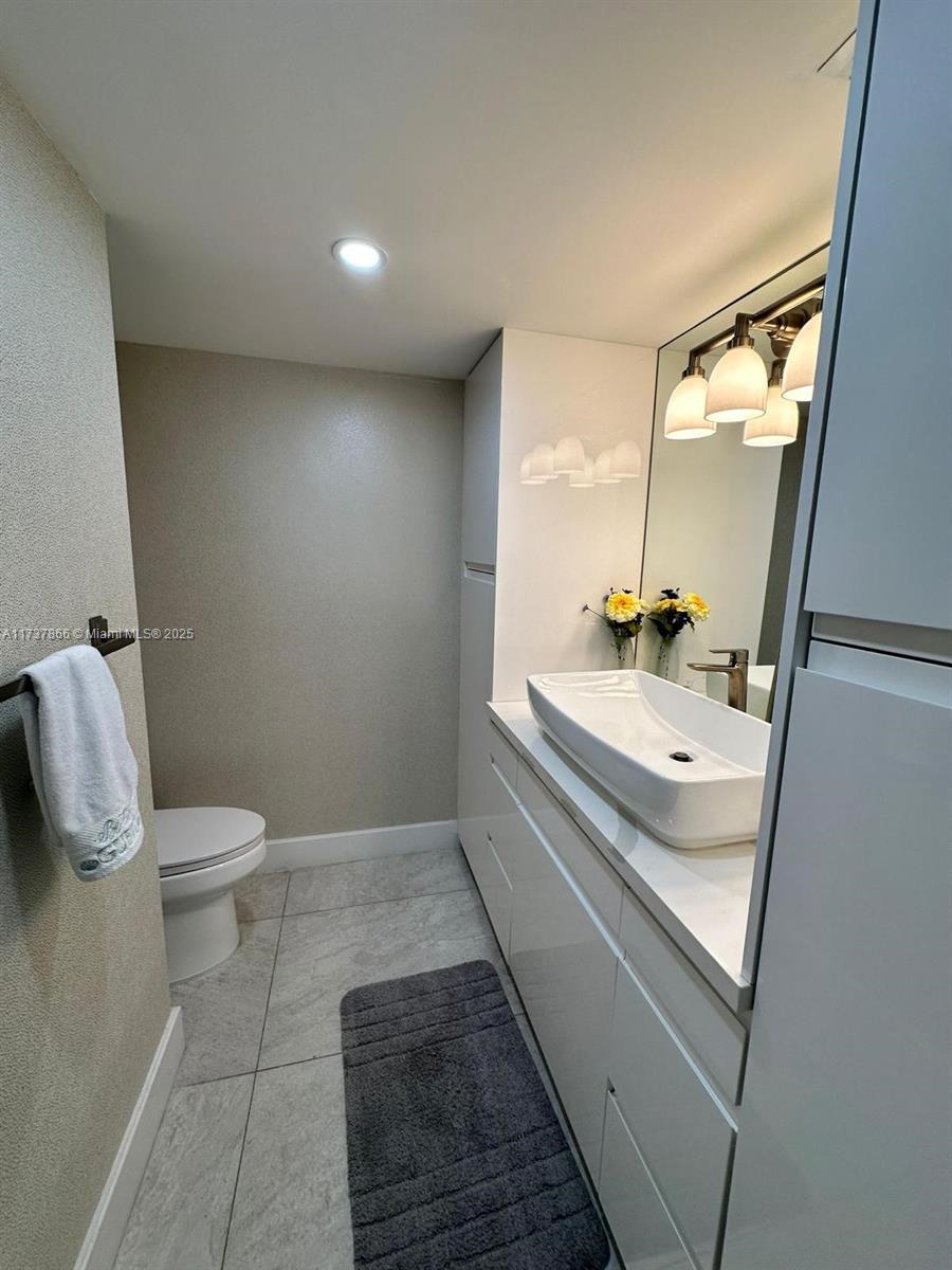 AQUARIUS CONDO - Residential Lease