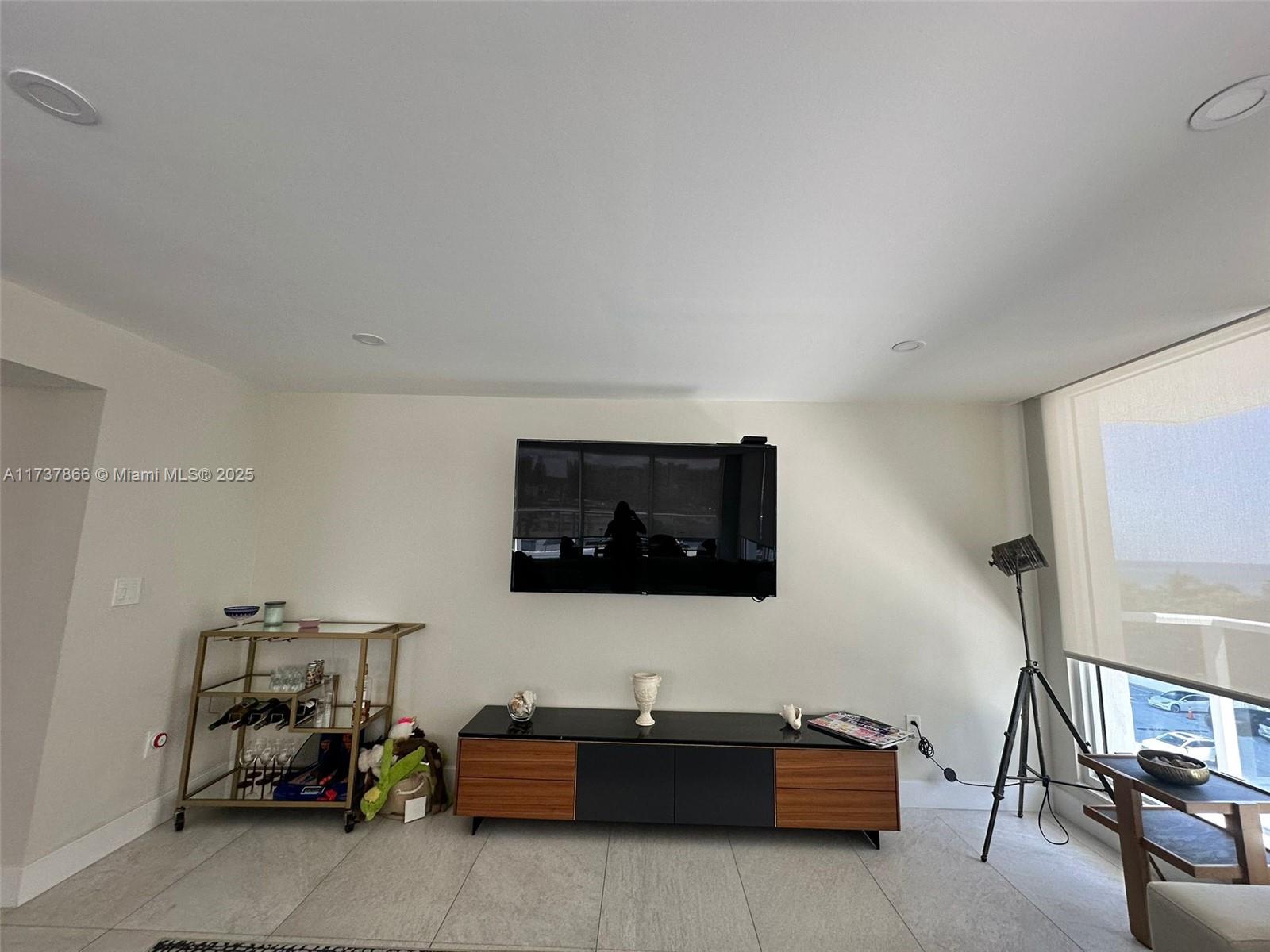 AQUARIUS CONDO - Residential Lease