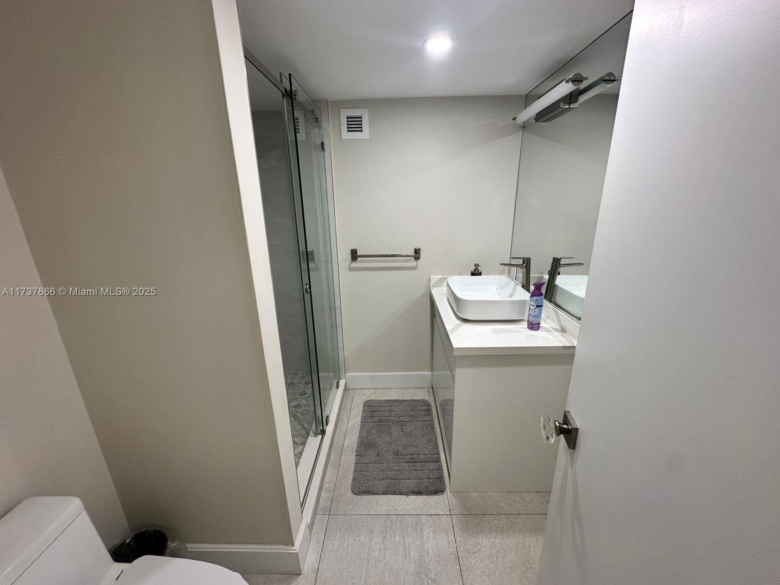 AQUARIUS CONDO - Residential Lease