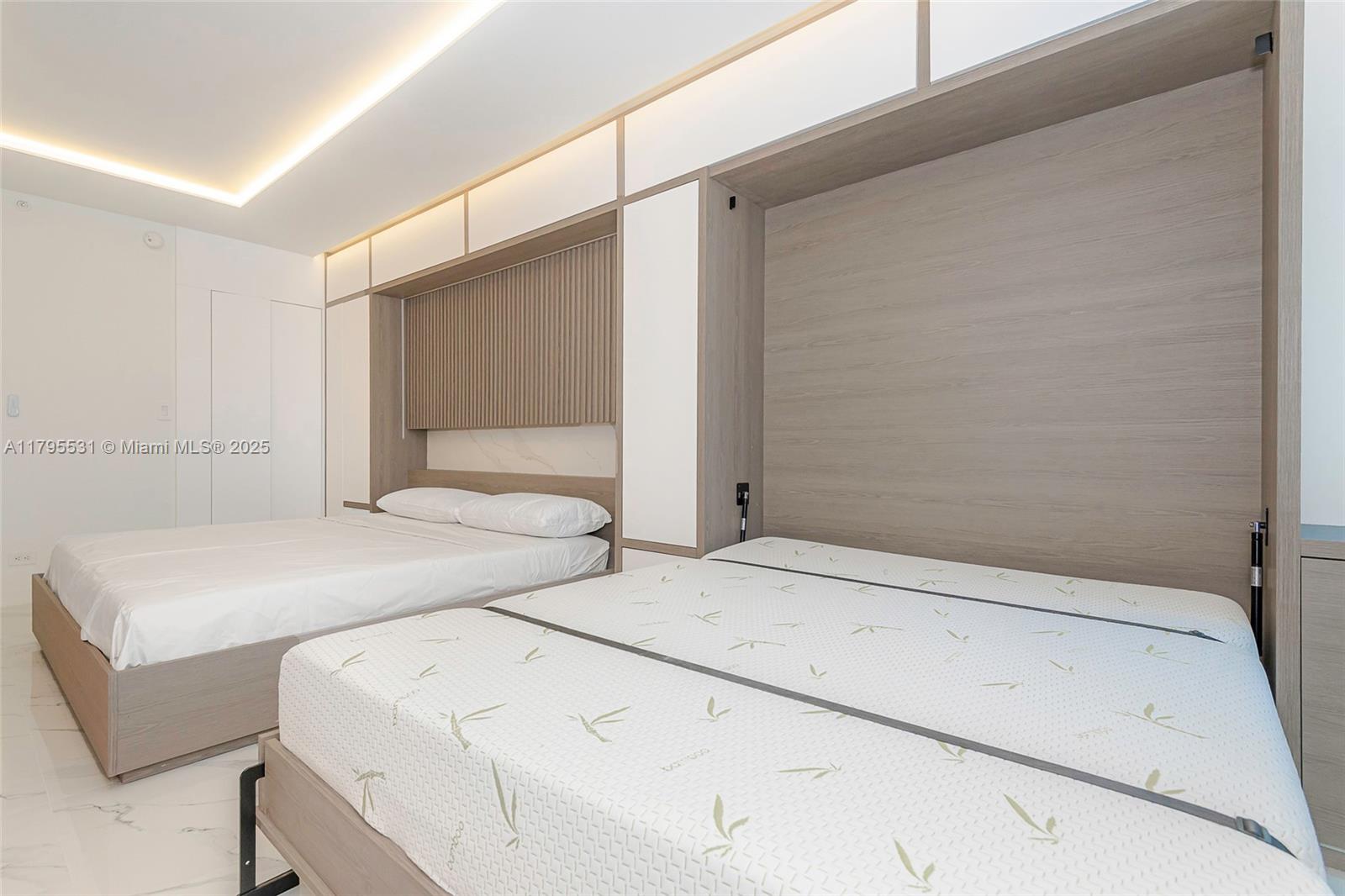 RONEY PALACE CONDO - Residential Lease