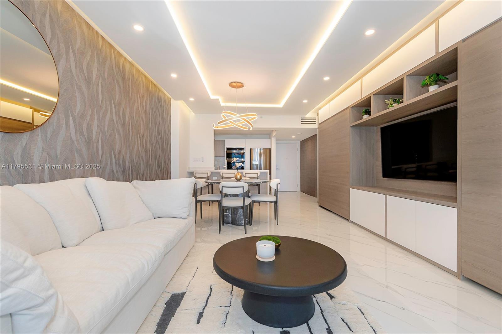 RONEY PALACE CONDO - Residential Lease