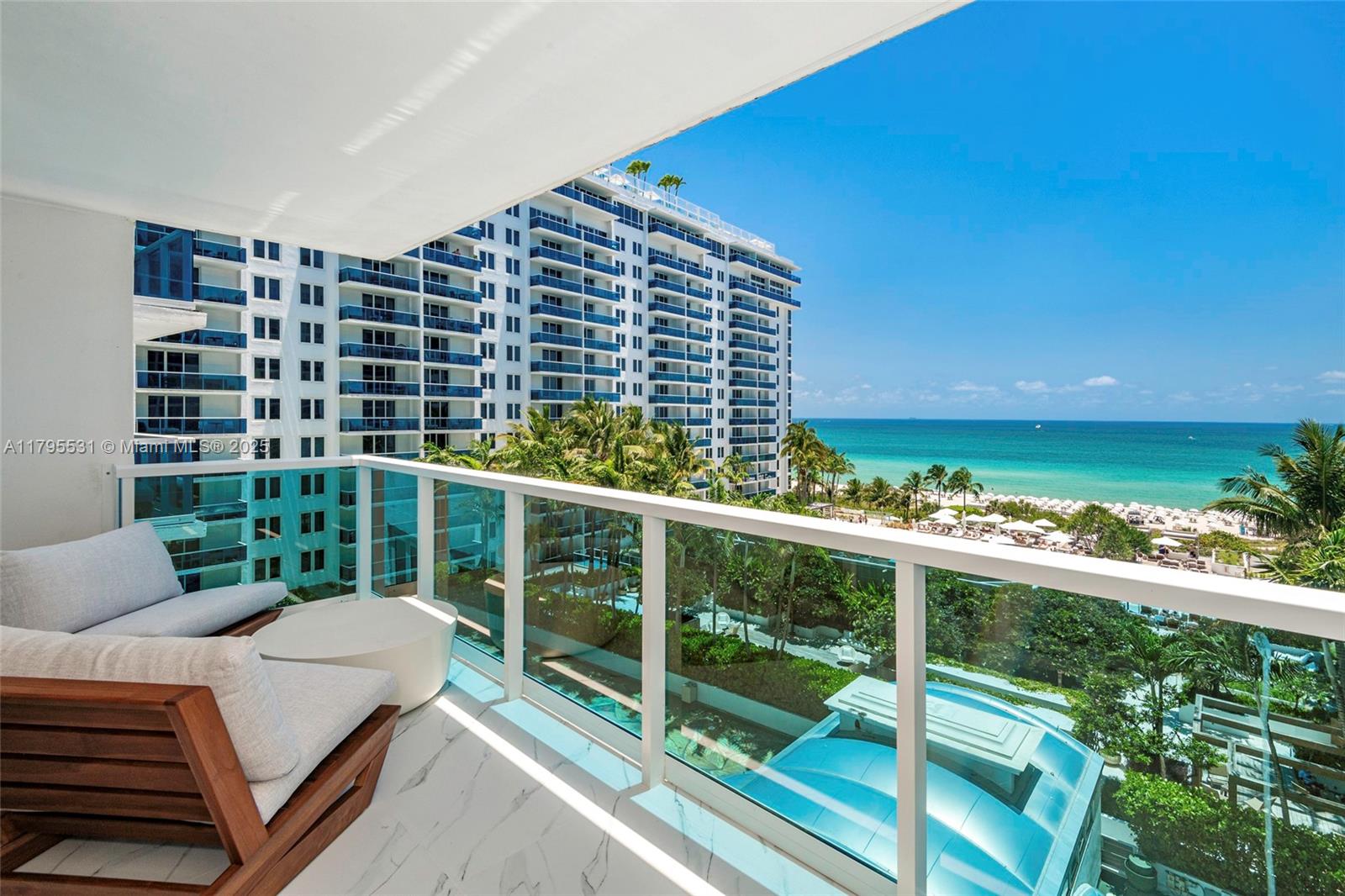2301 Collins Ave 825, Miami Beach, Miami-Dade County, Florida - 1 Bedrooms  
1 Bathrooms - 