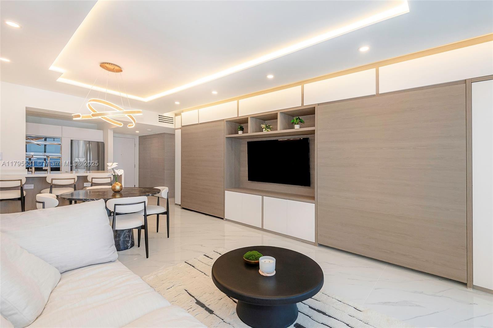 RONEY PALACE CONDO - Residential Lease