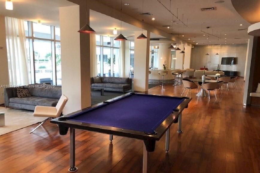 HARBOUR HOUSE - Residential