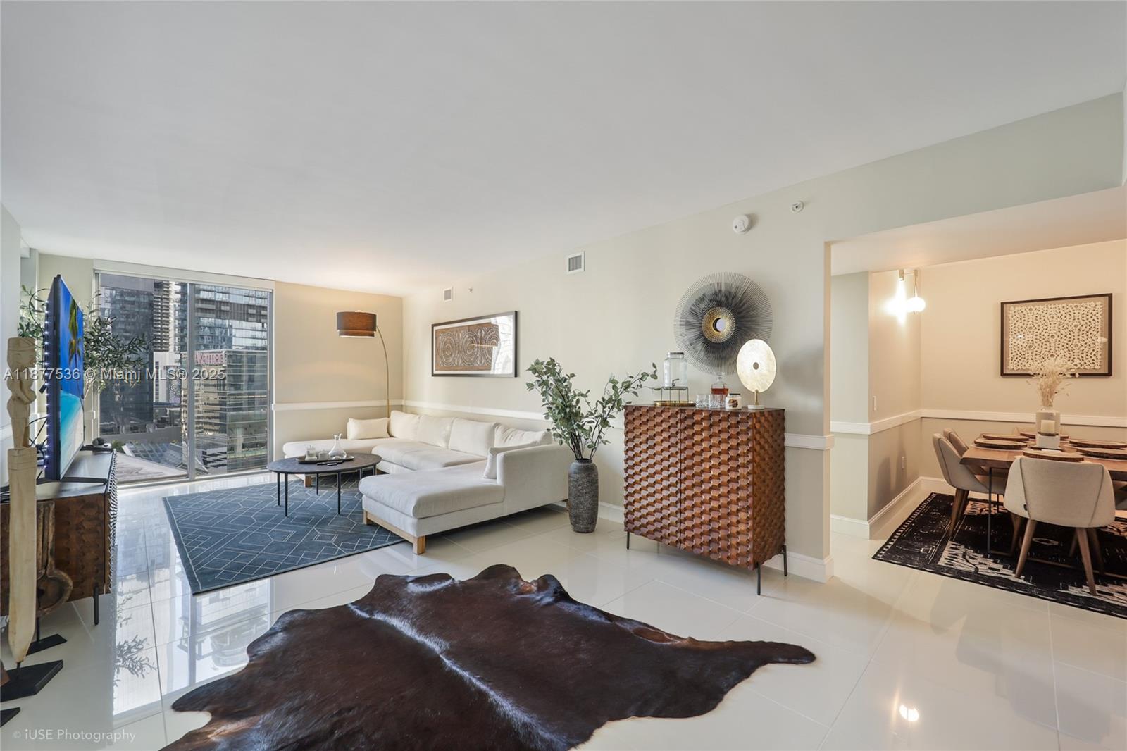 31 SE 6th St 2207