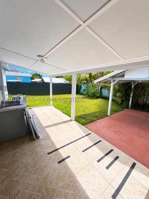 Tiny photo for 5651 NE 9th Ave, Oakland Park, FL 33334 (MLS # A12058305)