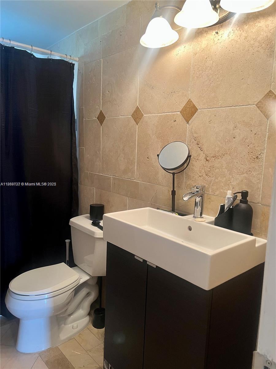 RIVIERA CONDOMINIUM APTS - Residential