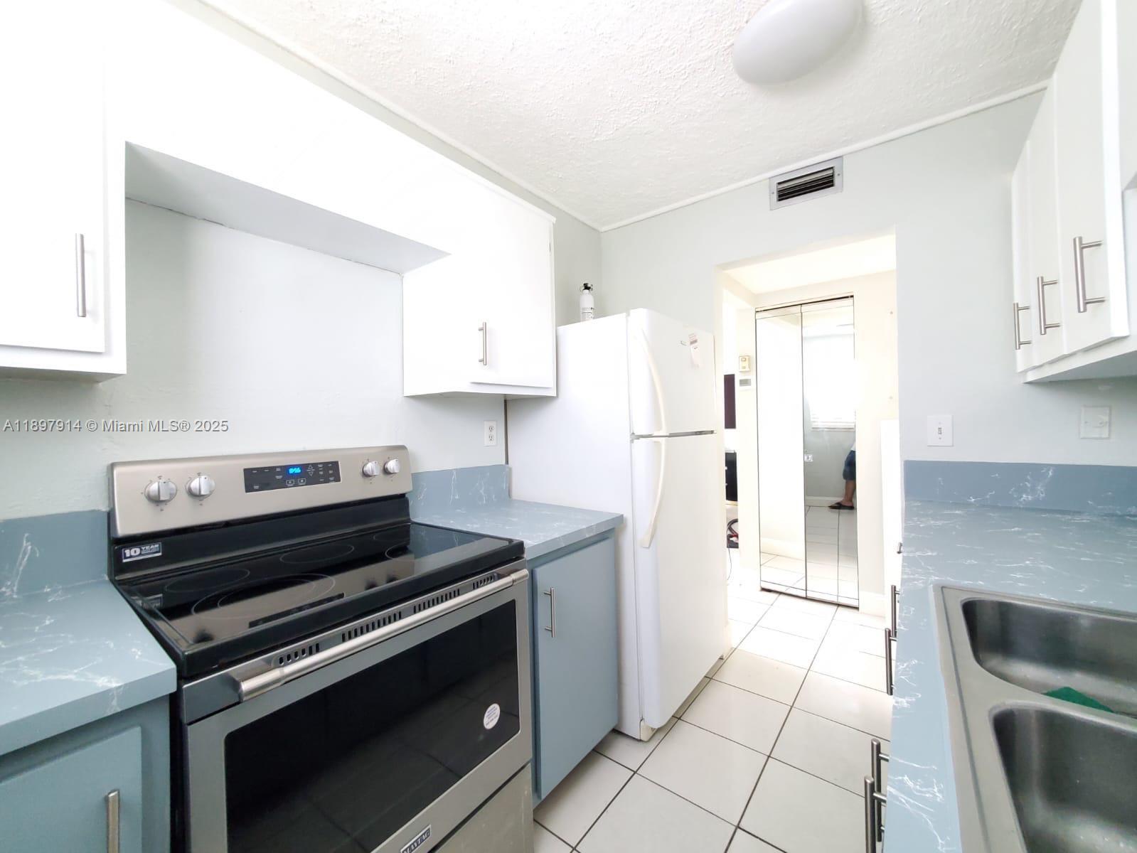 LE CARTIER CONDO - Residential