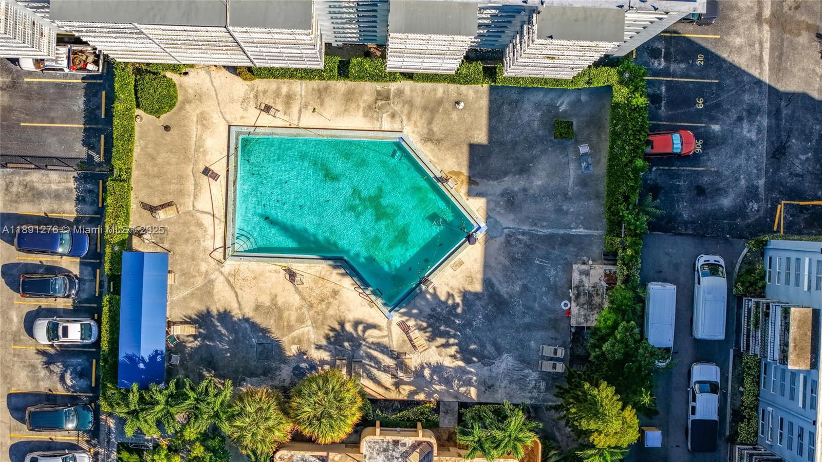 THREE HORIZONS EAST CONDO - Residential