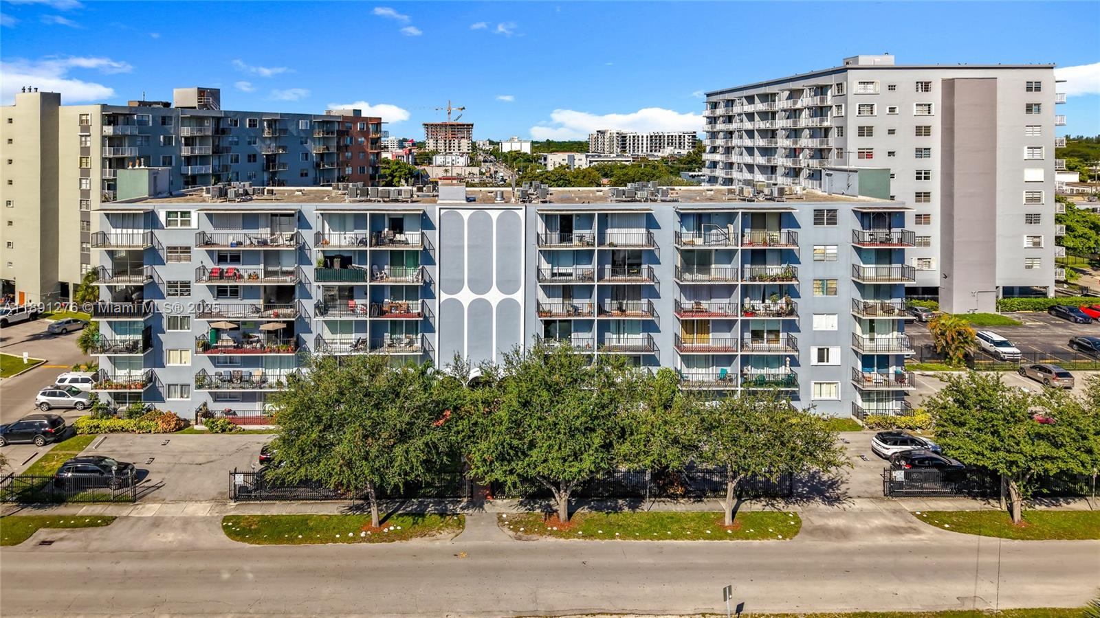 THREE HORIZONS EAST CONDO - Residential