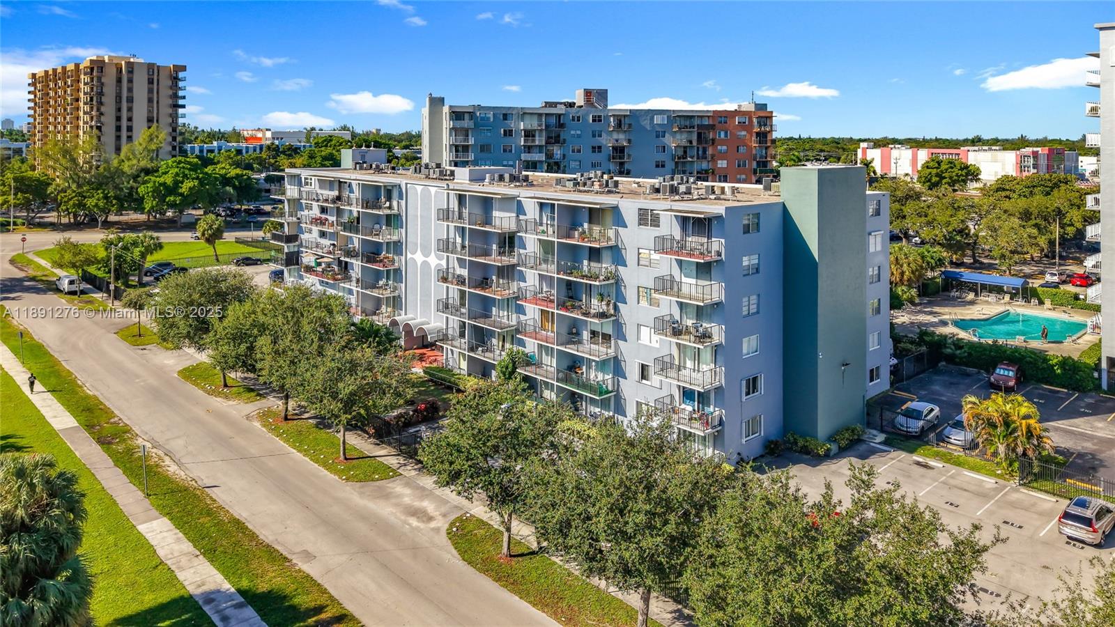 Spacious 2 bedroom, 2 bathroom condo with Balcony in North Miami with 1050 Sq Ft of Living Space. Very Cozy and Charming unit. This property is Located Close distance to your favortes Stores, L A Fitness , Offices, Public Transportation, Other Shopping and close to Dining, Miami International Airport, Mall and Minutes away from the BEACH.