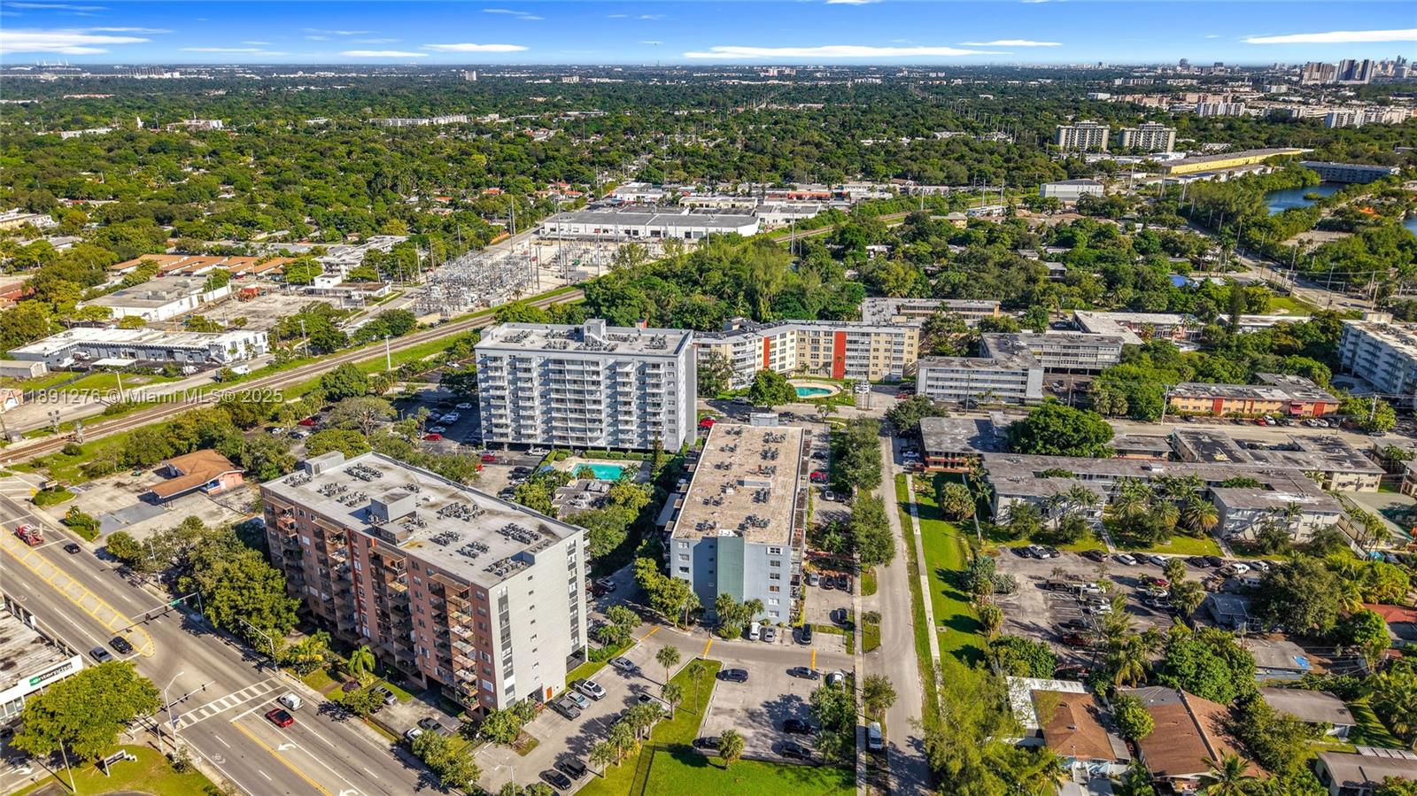THREE HORIZONS EAST CONDO - Residential
