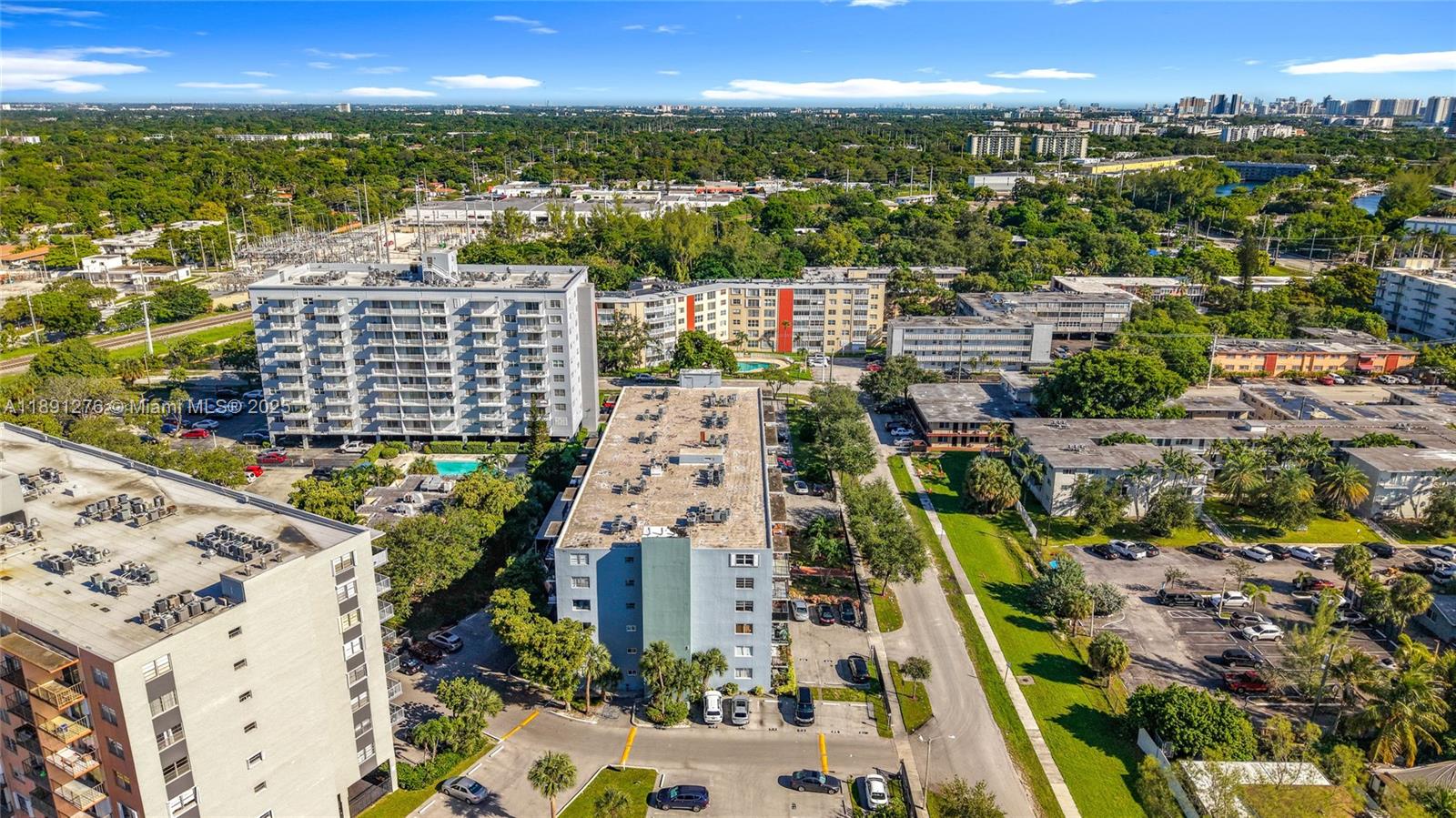 THREE HORIZONS EAST CONDO - Residential
