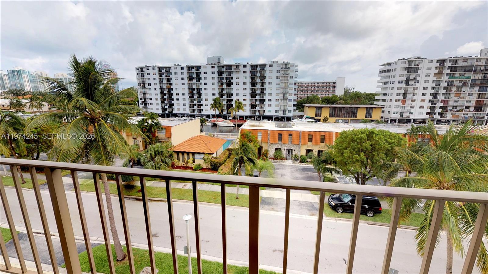 CARIBBEAN HOUSE CONDO - Residential