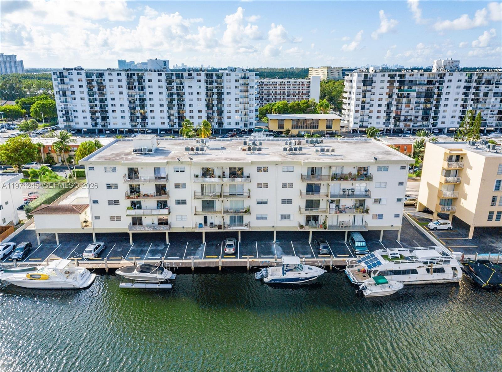 CARIBBEAN HOUSE CONDO - Residential