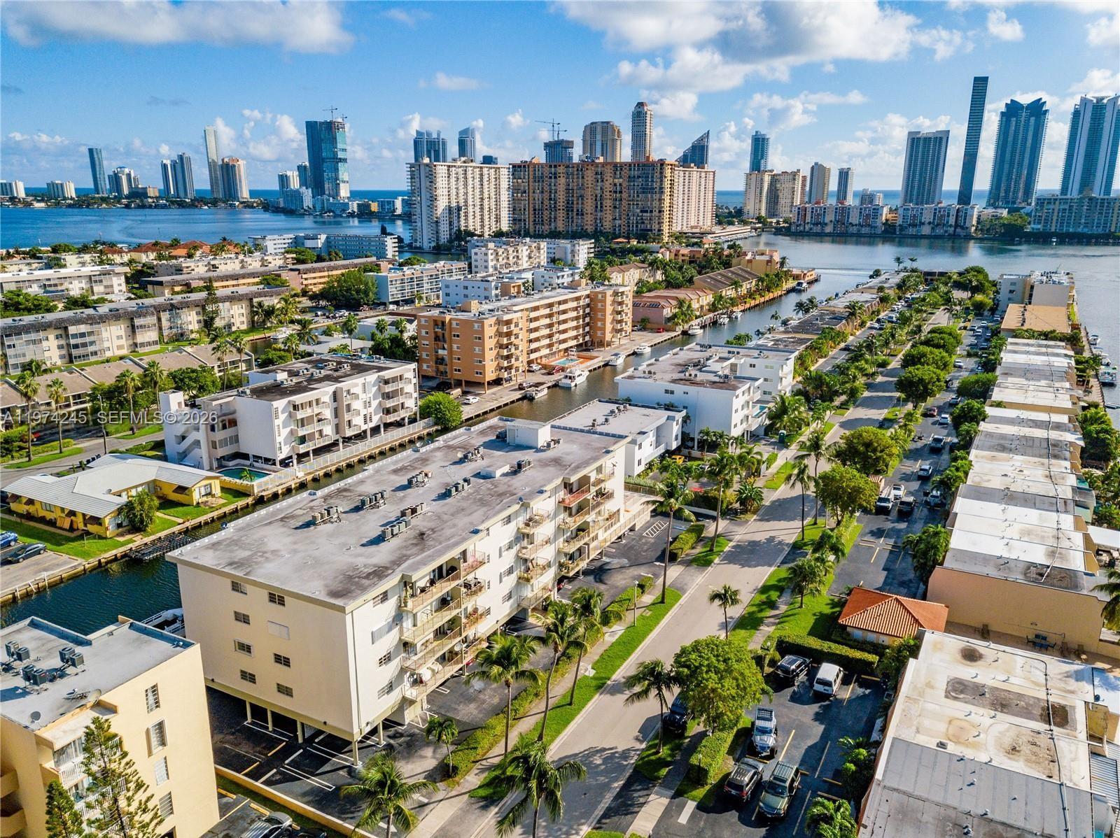 CARIBBEAN HOUSE CONDO - Residential
