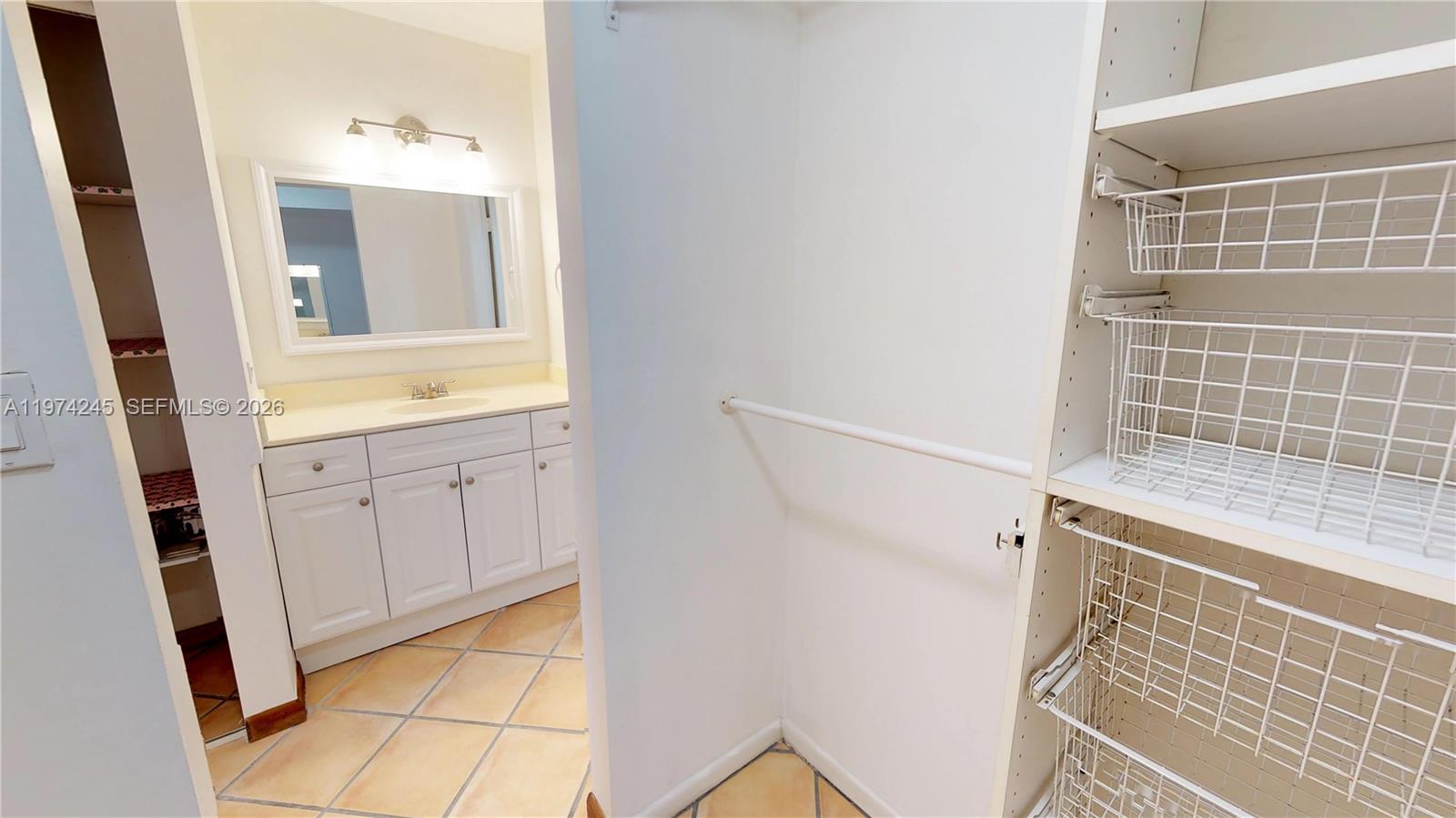 CARIBBEAN HOUSE CONDO - Residential