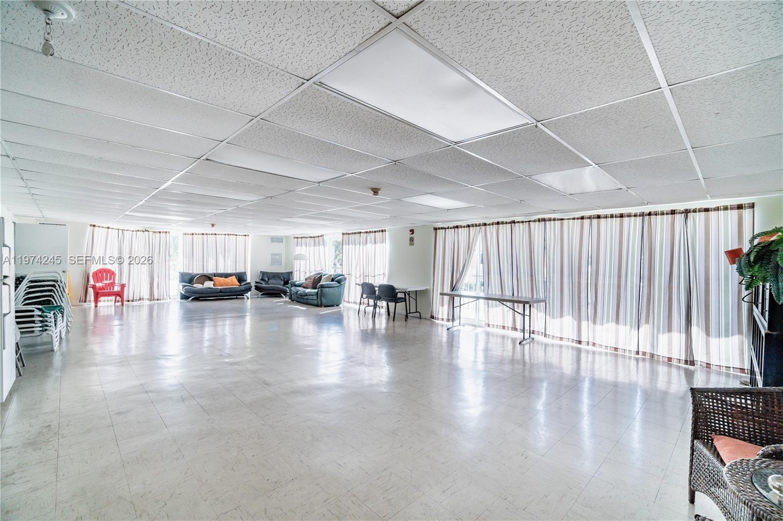 CARIBBEAN HOUSE CONDO - Residential