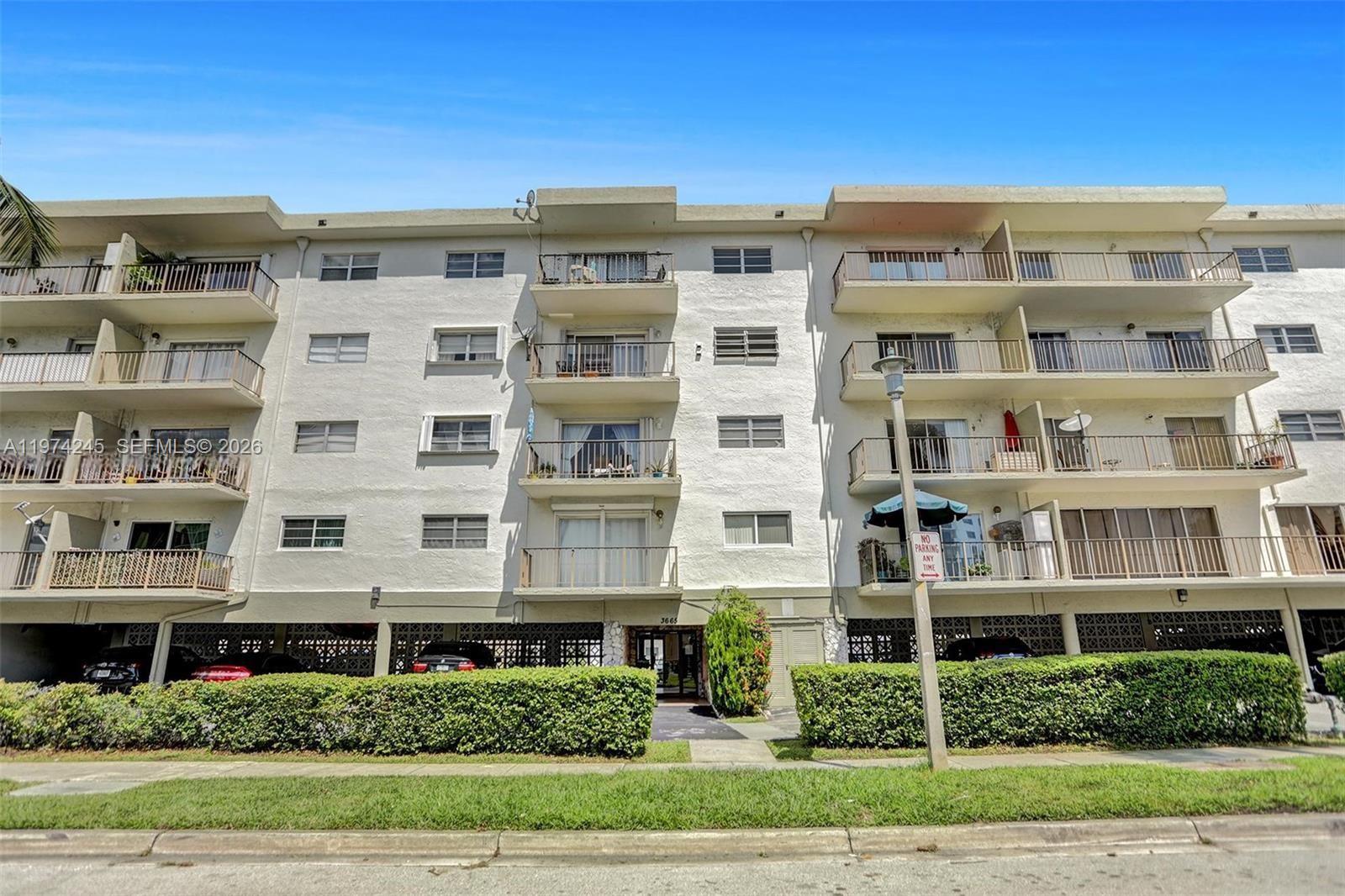 CARIBBEAN HOUSE CONDO - Residential