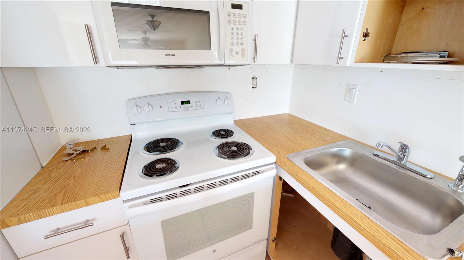 CARIBBEAN HOUSE CONDO - Residential