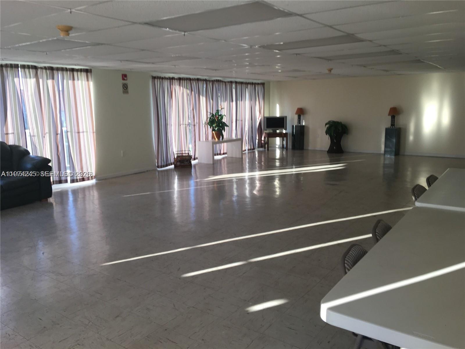 CARIBBEAN HOUSE CONDO - Residential