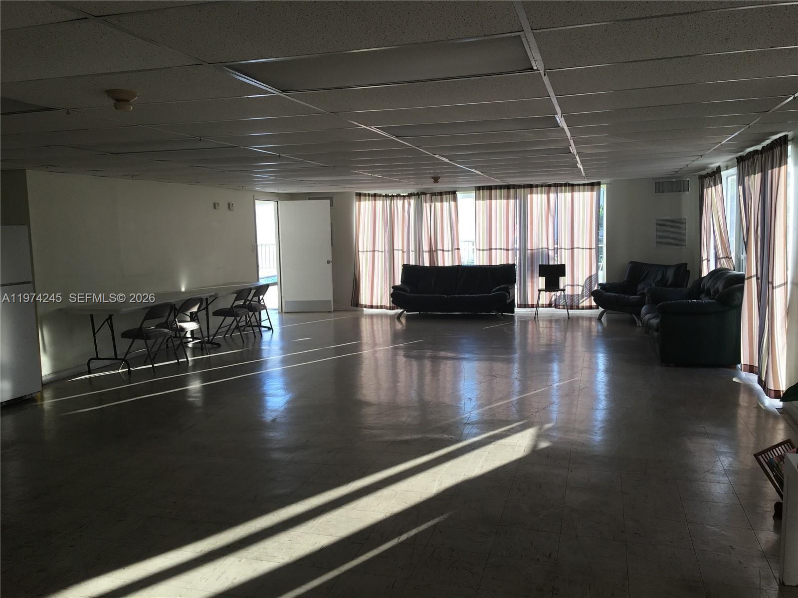 CARIBBEAN HOUSE CONDO - Residential