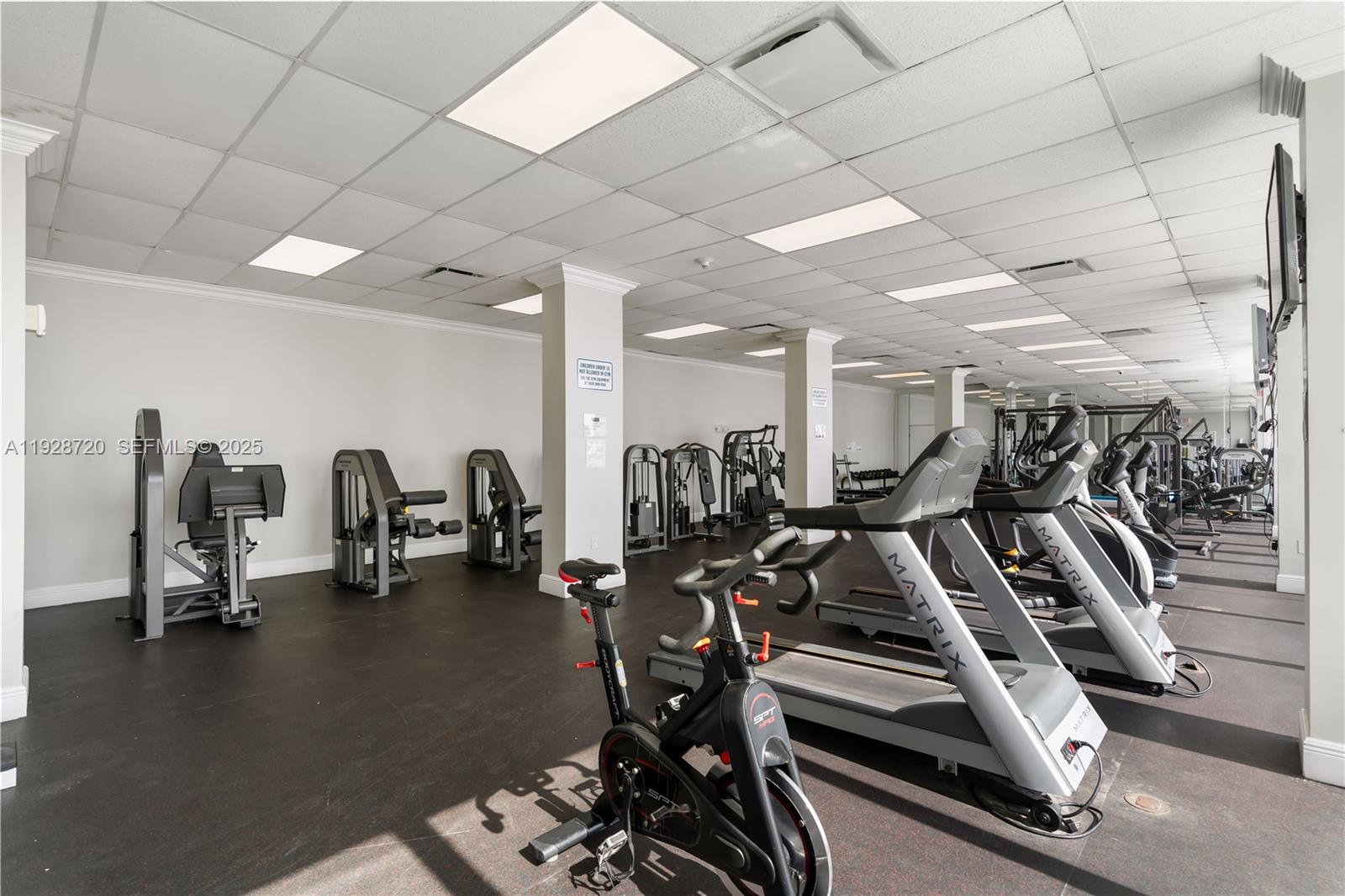 7135 Collins Ave 613