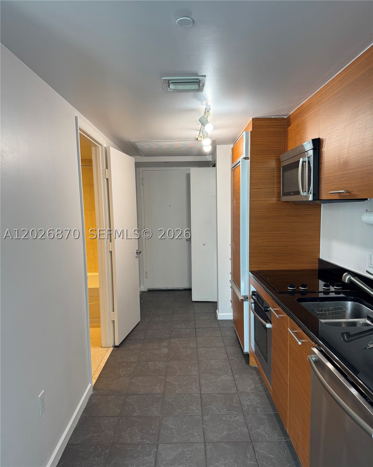 50 Biscayne Blvd 3303