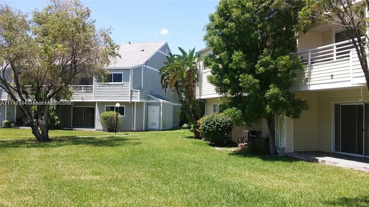 SUMMER LAKE - Residential