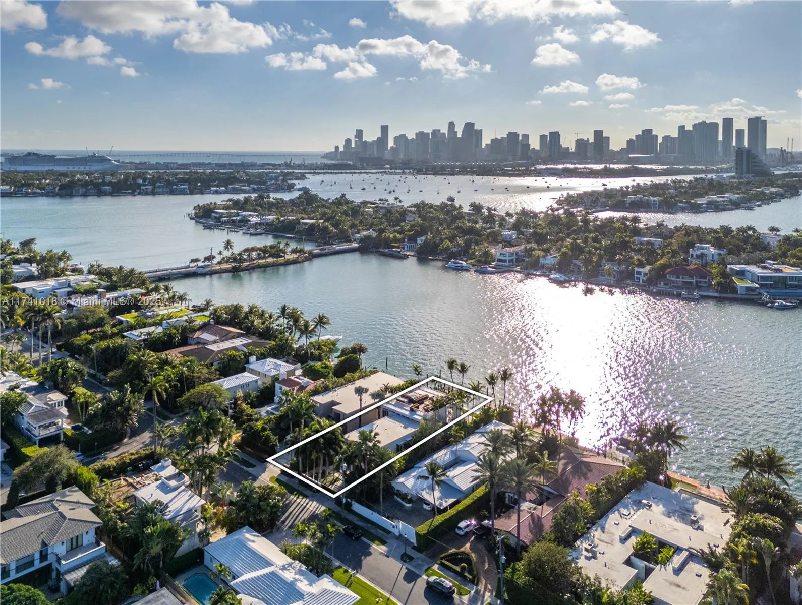 Miami Beach, Florida 33139, United States, 5 Bedrooms Bedrooms, ,6 BathroomsBathrooms,Residential,Active,6613