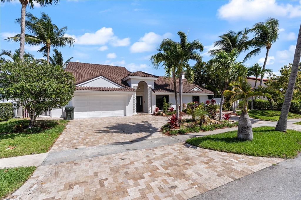 Photo of 721 SW 15th St, Boca Raton, FL 33486 (MLS # A11361998)