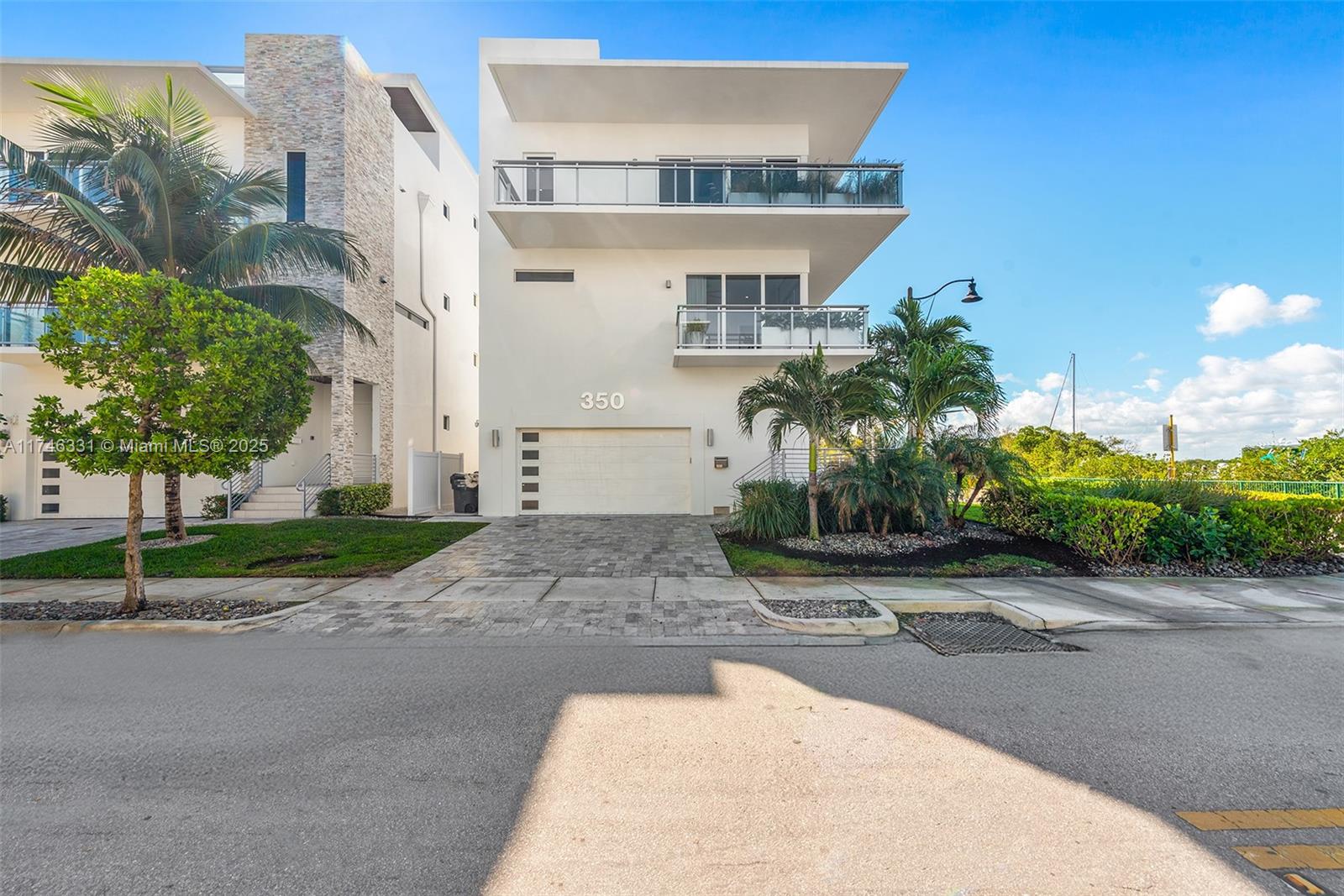 350 Desoto St
