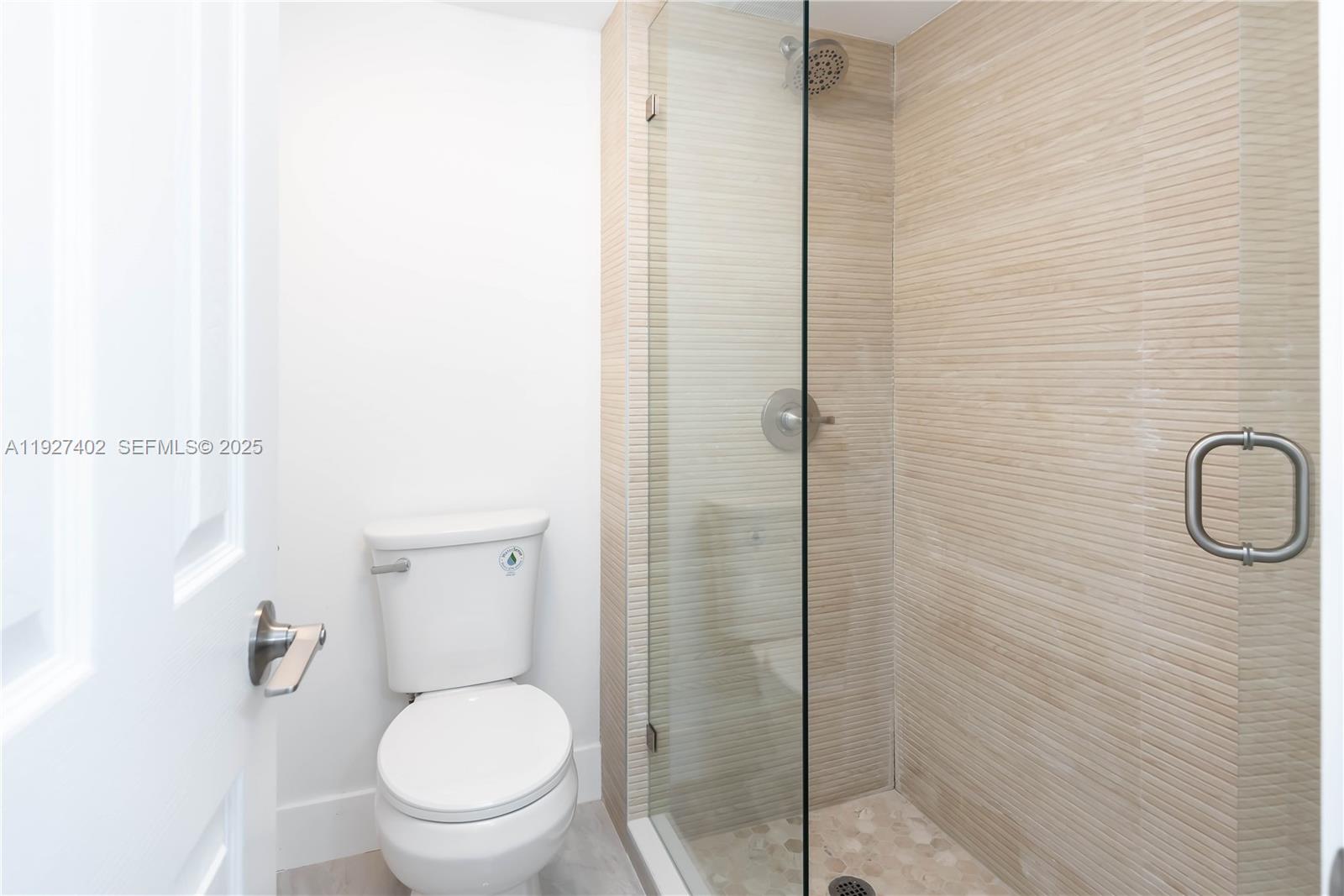 GARDENS AT BONAVENTURE 14 - Residential Lease