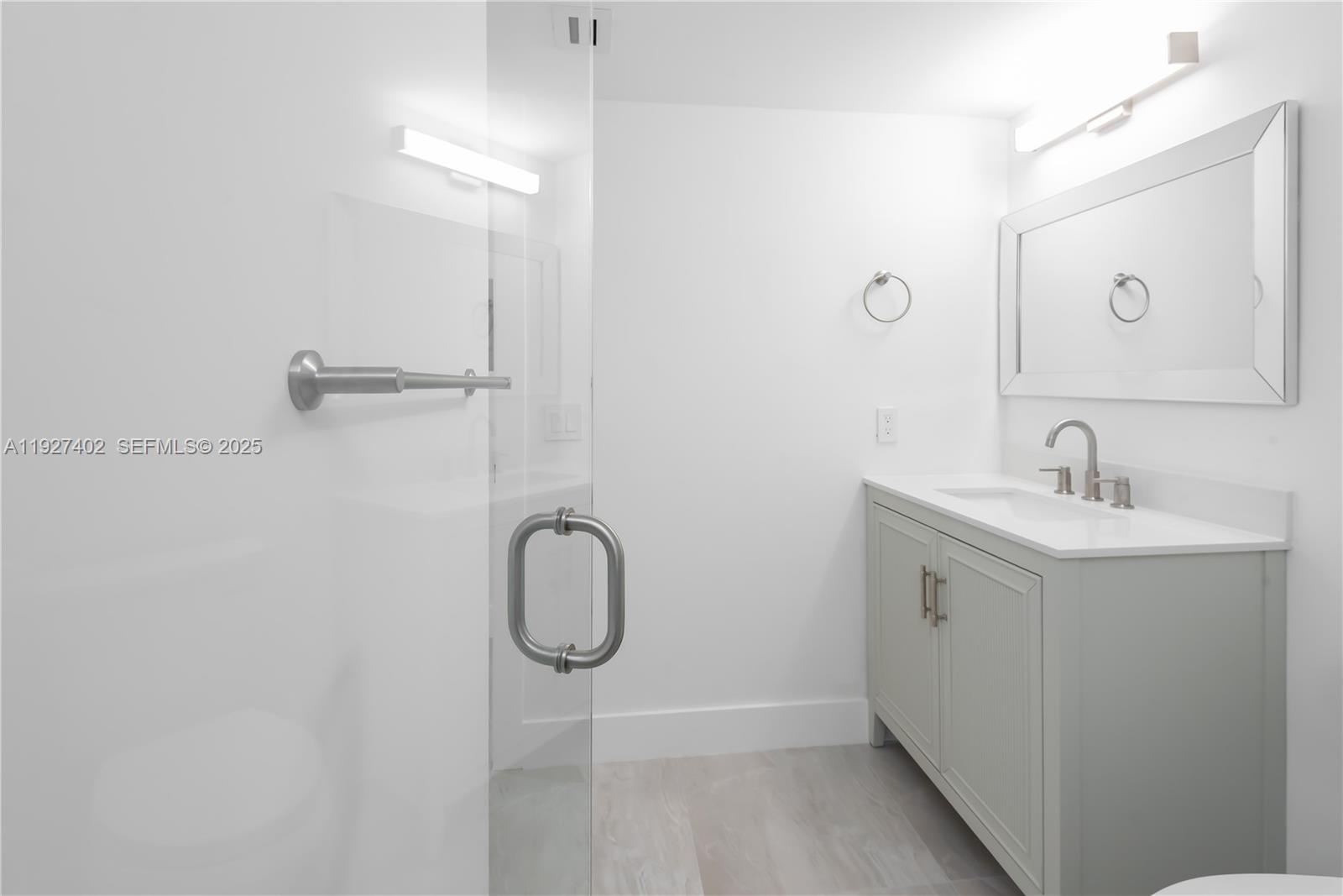 GARDENS AT BONAVENTURE 14 - Residential Lease