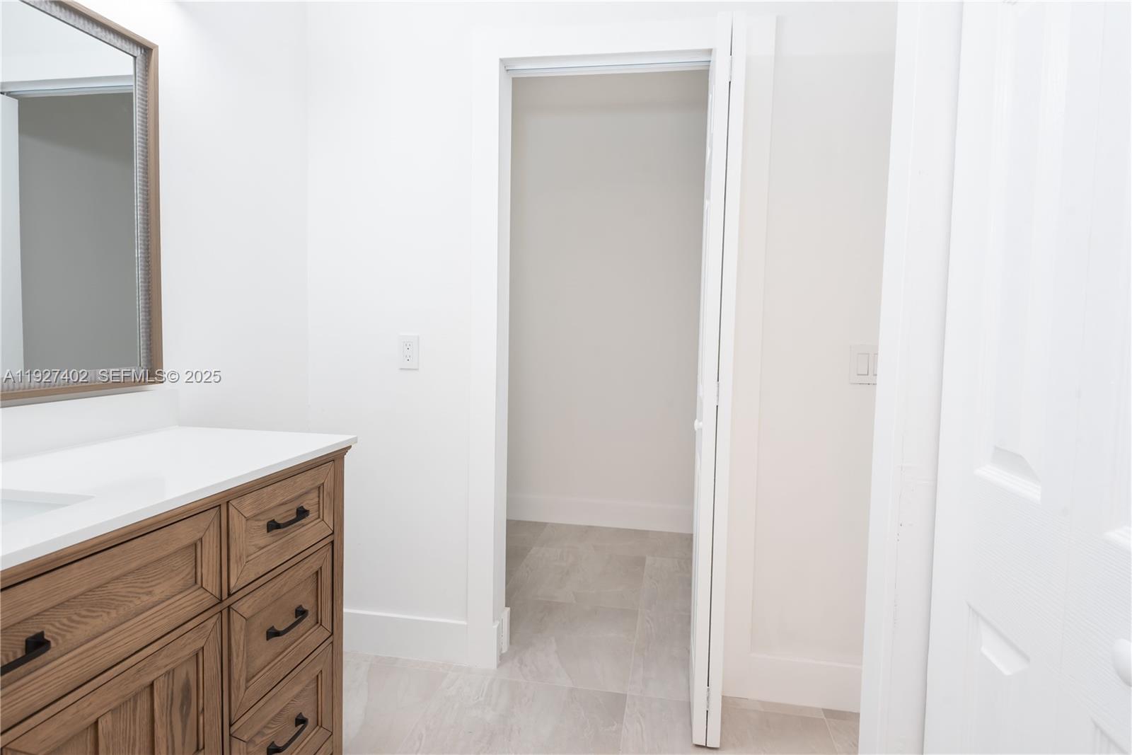 GARDENS AT BONAVENTURE 14 - Residential Lease