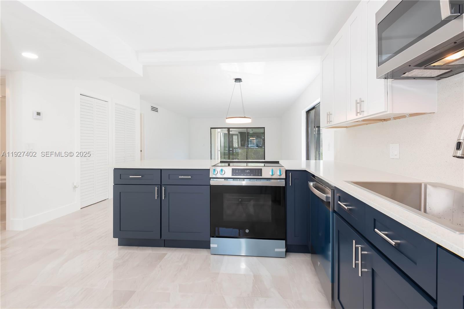 GARDENS AT BONAVENTURE 14 - Residential Lease