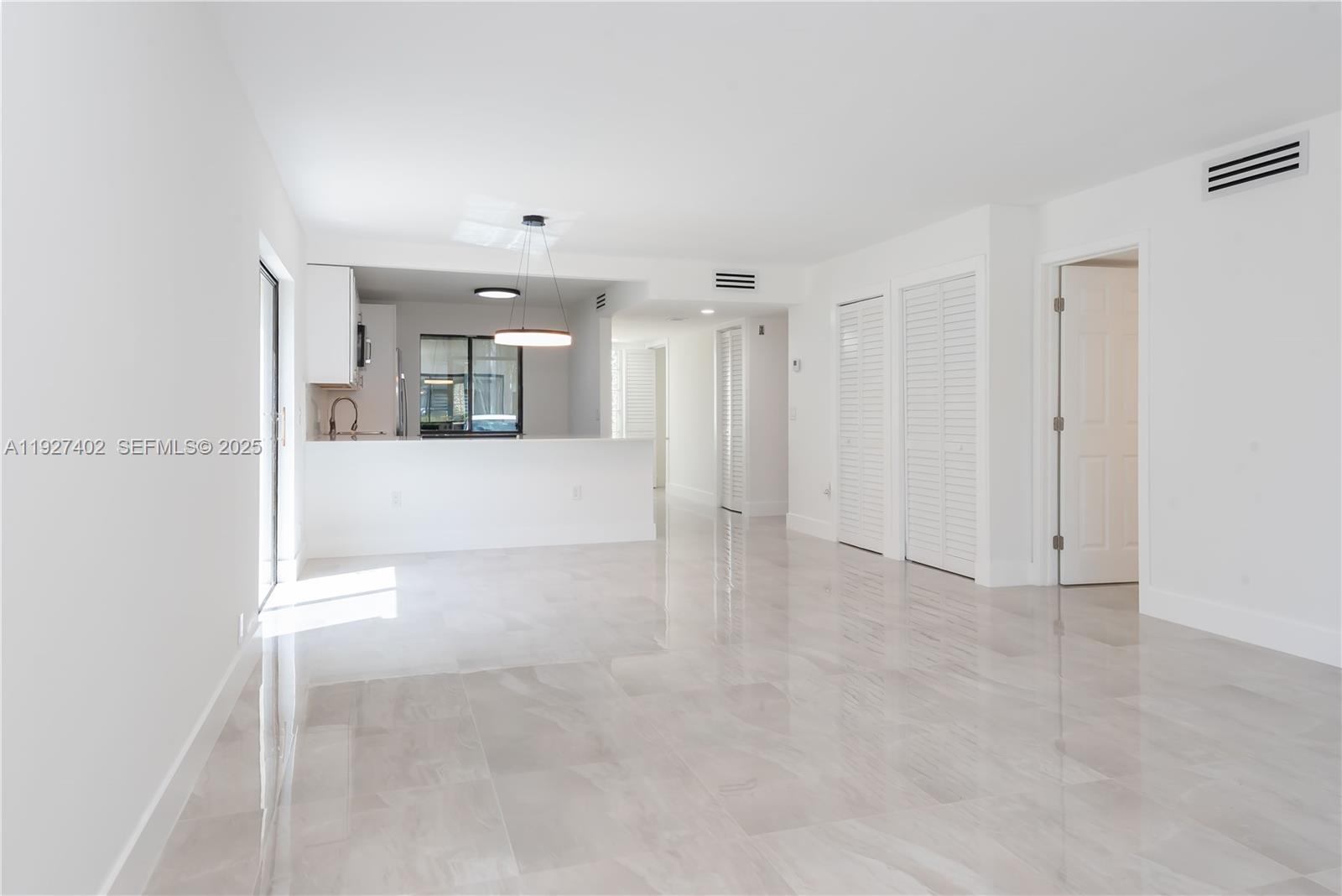 GARDENS AT BONAVENTURE 14 - Residential Lease