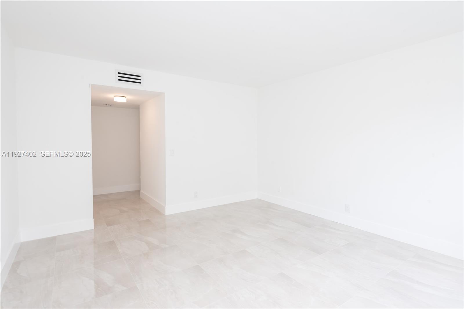 GARDENS AT BONAVENTURE 14 - Residential Lease