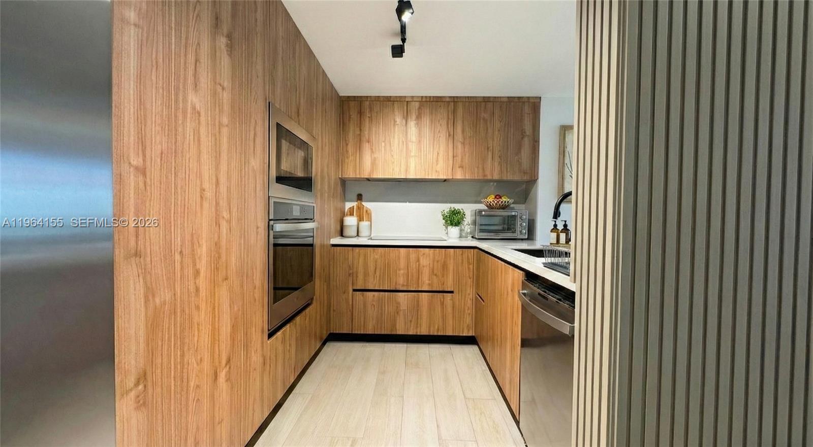 170 Ocean Lane Dr 403