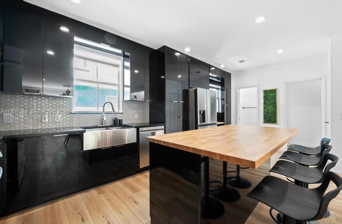 HOLLYWOOD LAWNS - Residential