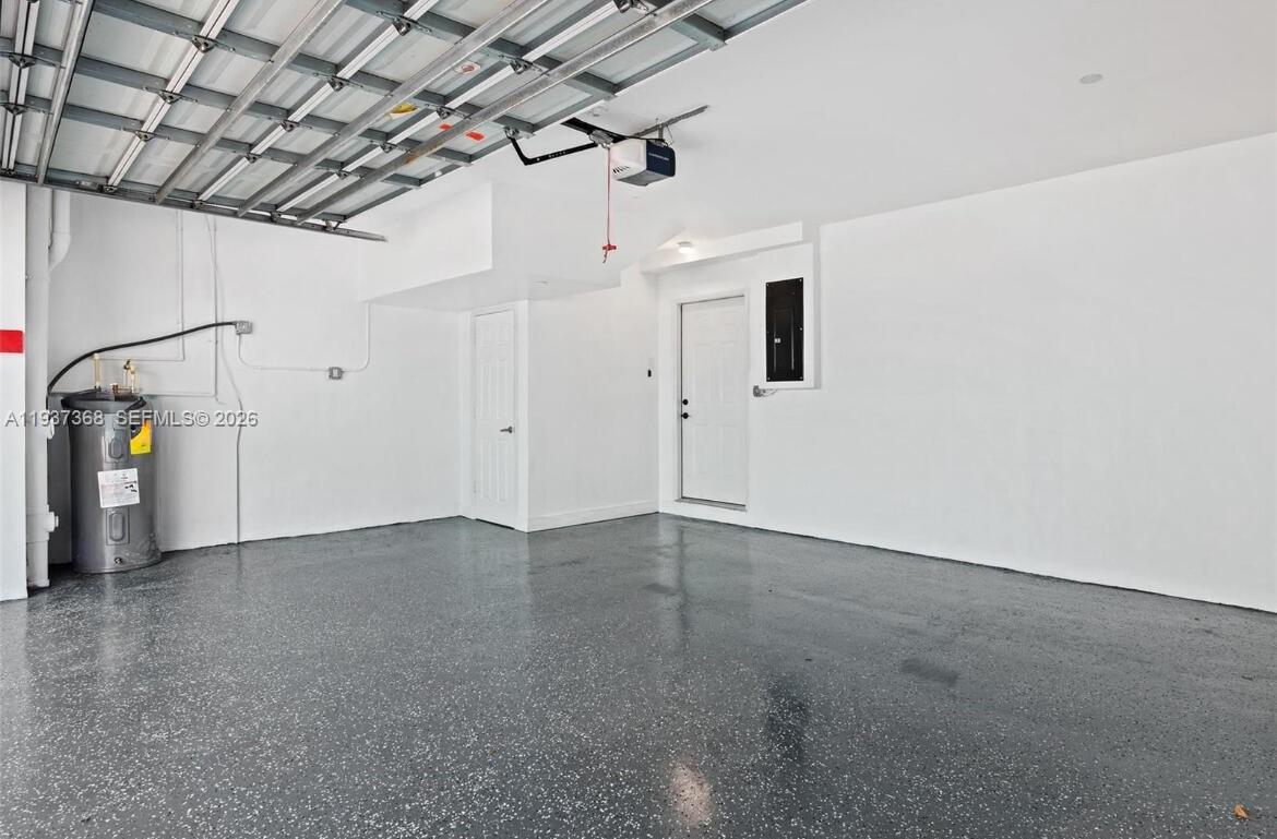 HOLLYWOOD LAWNS - Residential