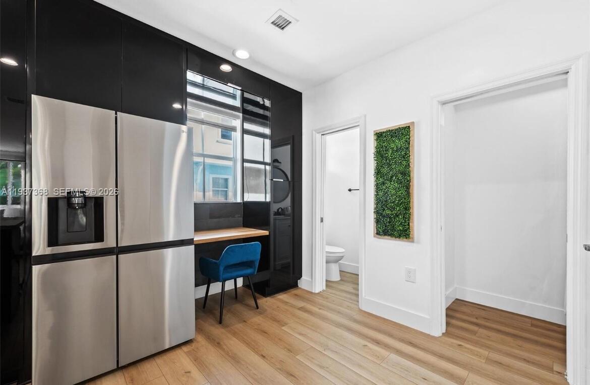 HOLLYWOOD LAWNS - Residential