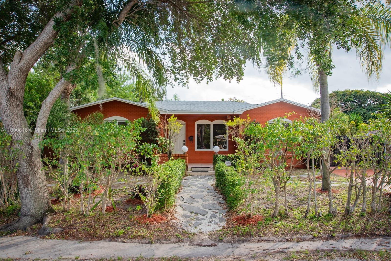 PANULETA GARDENS - Residential