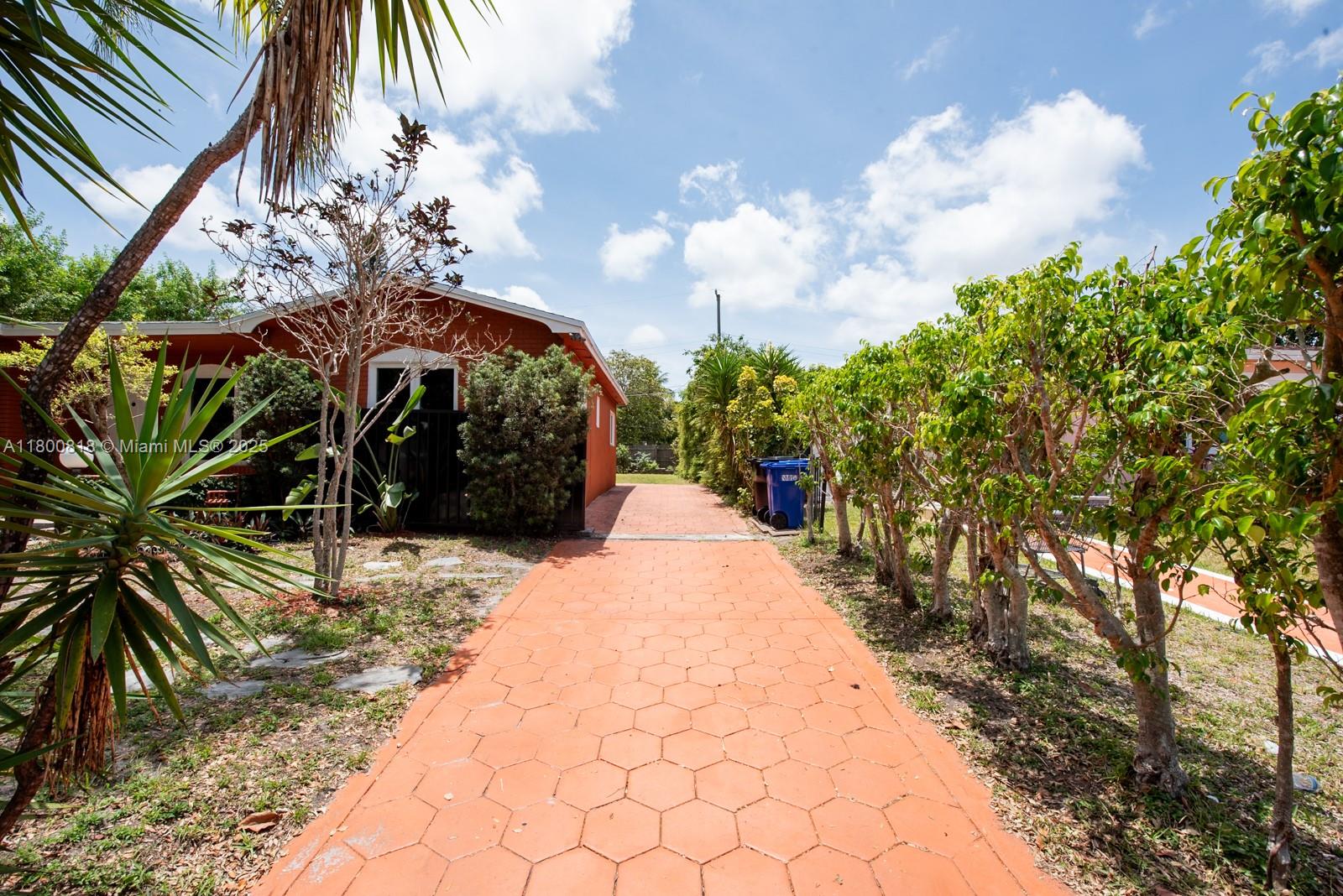 PANULETA GARDENS - Residential