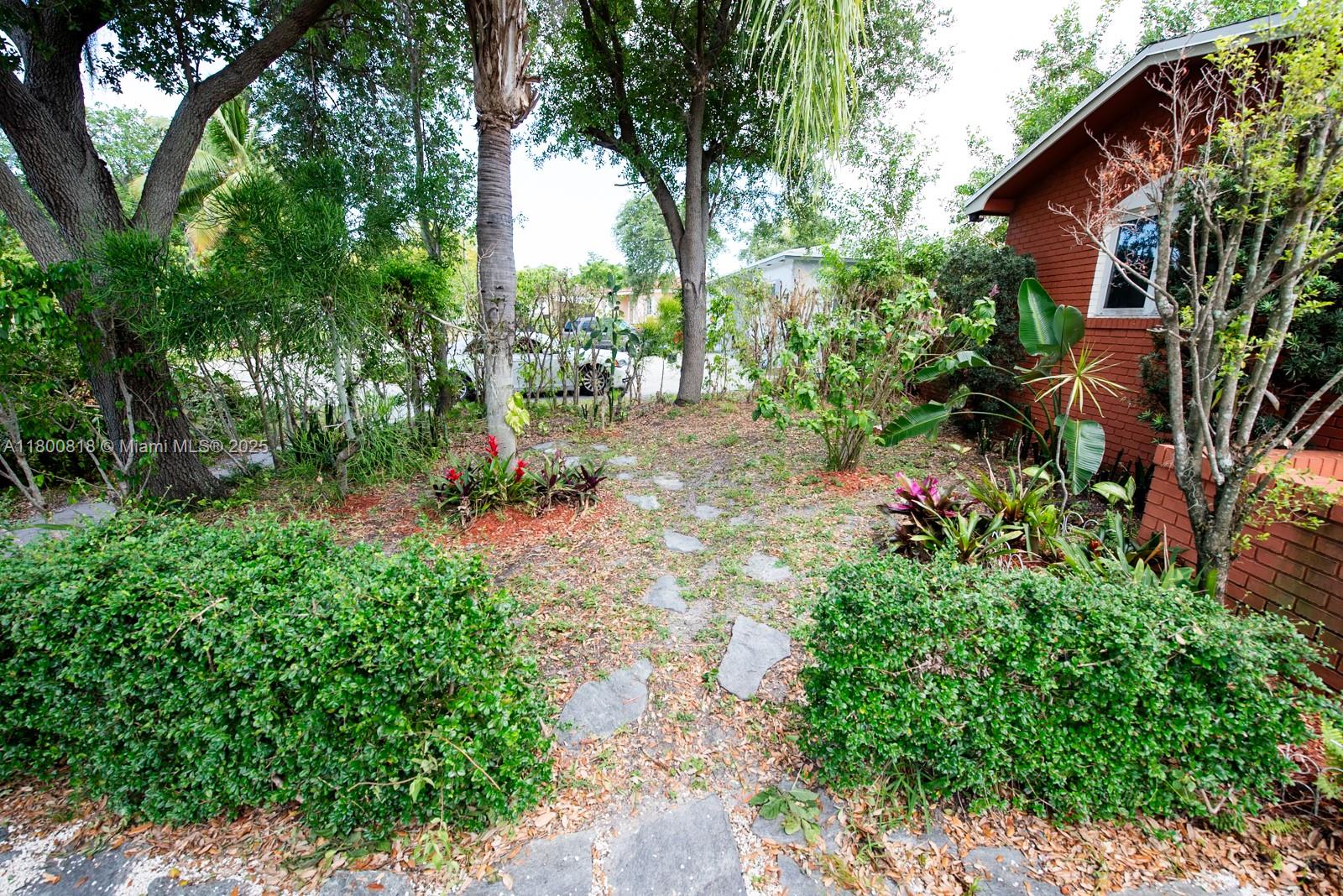 PANULETA GARDENS - Residential