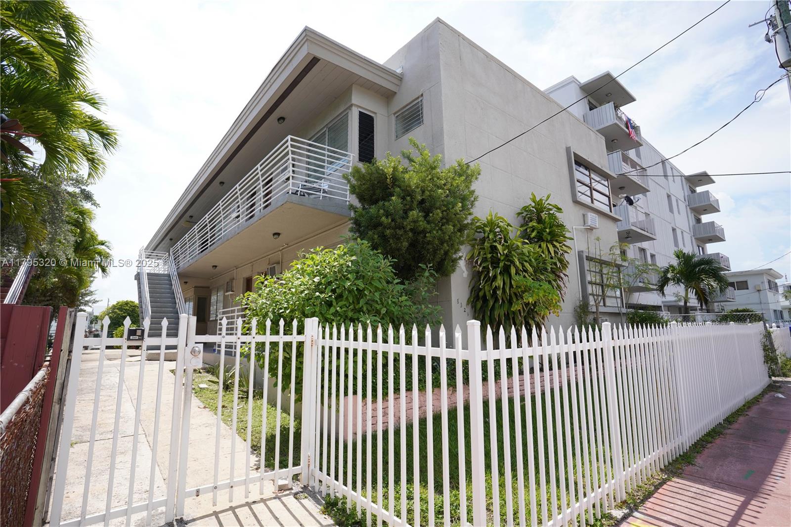 8321 Crespi Blvd 1, Miami Beach, Miami-Dade County, Florida - 1 Bedrooms  
1 Bathrooms - 